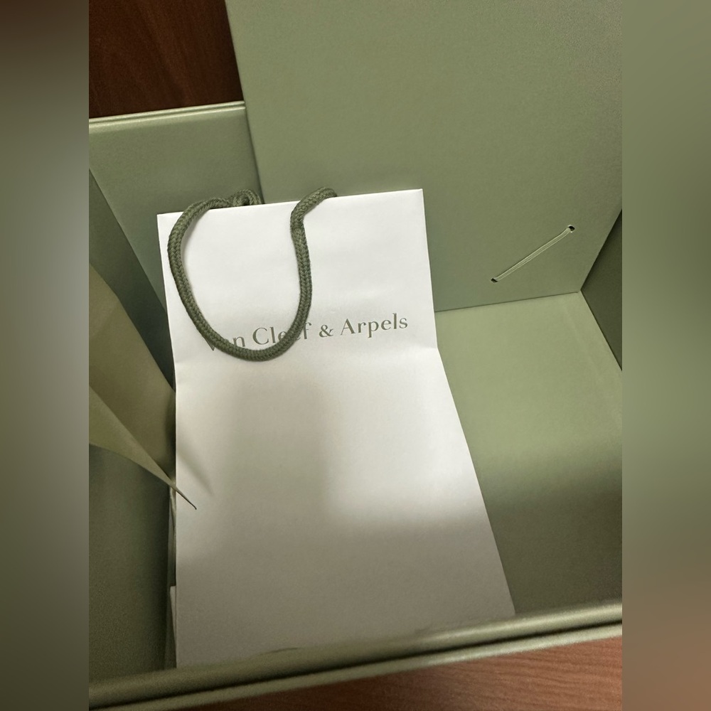 Van Cleef & Arpels Empty Gift Box - image 4